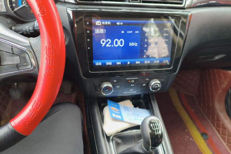 Used Dongfeng Fengon 580 2017 1.5T Manual Luxury Model Audio And AC Panel