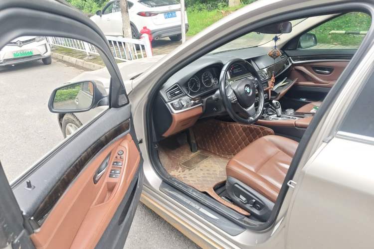 Used BMW 5 Series 2014 528Li Leading Model
