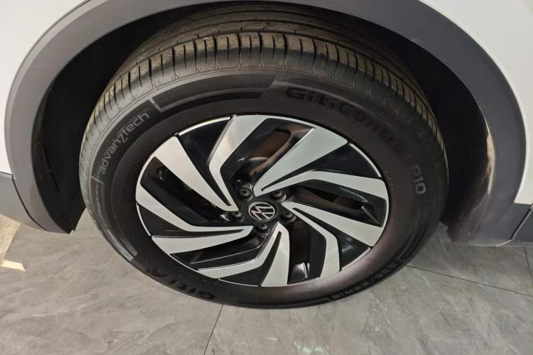 Used Volkswagen Tiguan L 2025 Model, Outstanding Version, 300TSI Automatic Two-Wheel Drive Longteng Edition
