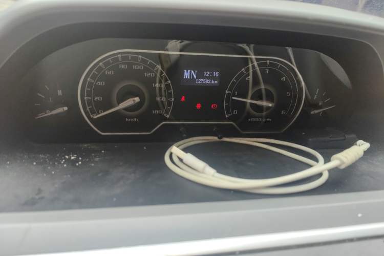 Used SAIC MAXUS Xintu V80 2019 2.5T Classic Model AMT Aoyuntong Long Wheelbase High-Roof 7-Seater