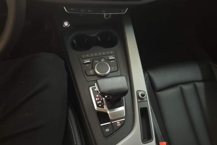 Used Audi A4L 2018 30th Anniversary Edition 40 TFSI Trendy Model