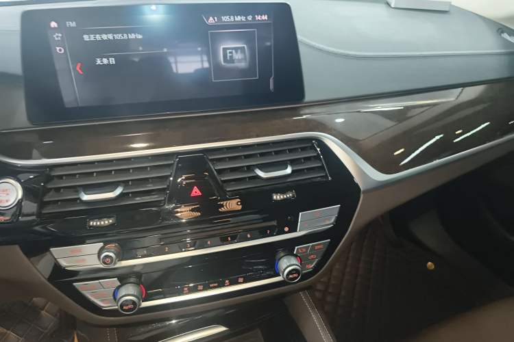 Used BMW 5 Series 2019 525Li Luxury Package