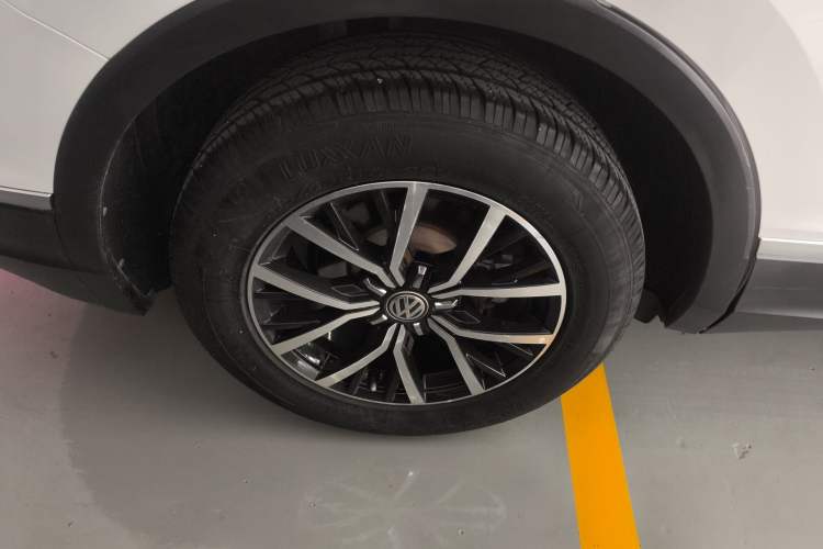 Used Volkswagen Tiguan L 2018 330TSI Automatic Two-Wheel Drive Comfort Edition Exterior 5