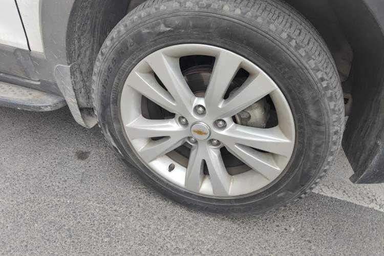 Used Chevrolet Captiva 2014 2.4L 4x4 Flagship Edition 7 Seats Right Front Wheel Hub