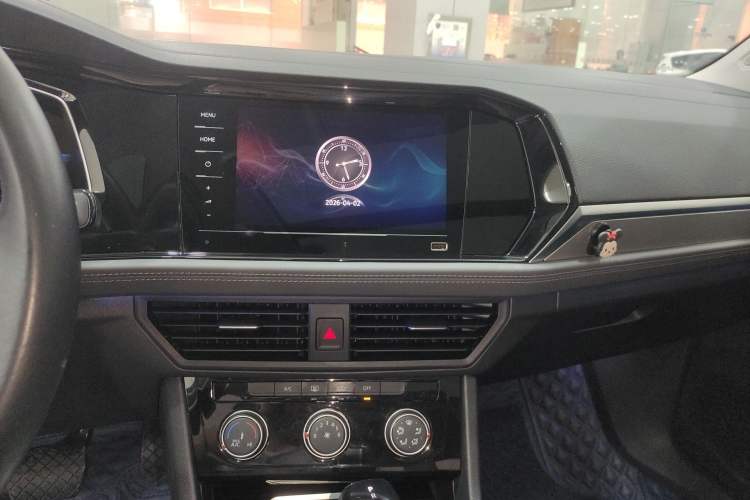 Used Volkswagen Sagitar 2021 200TSI DSG Comfort Connect Edition Audio And AC Panel