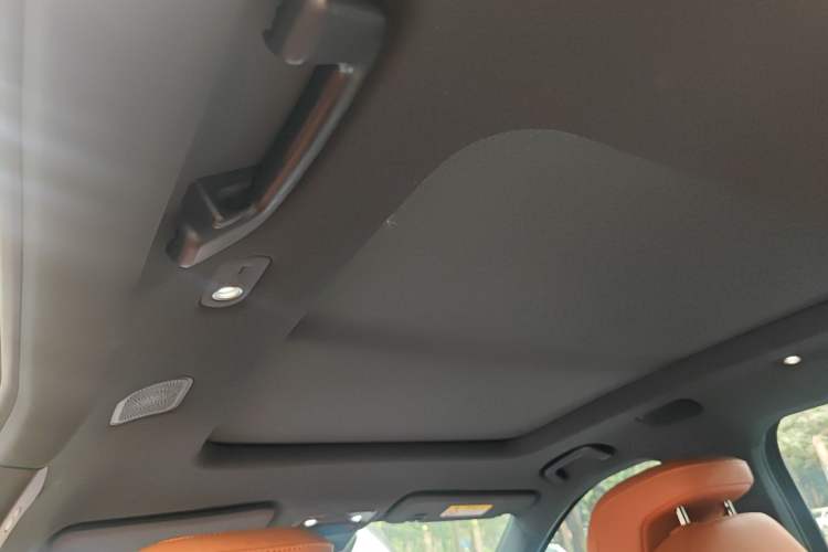 Used NETA L 2024 Extended-Range 310 Flash-Charge Red Edition
