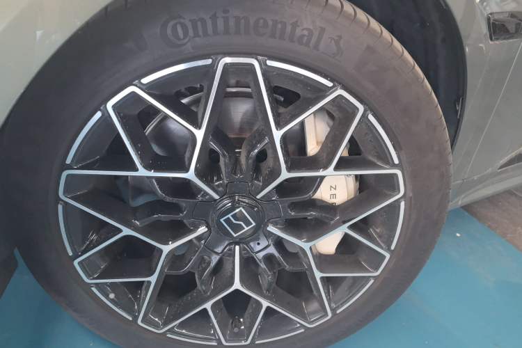 Used Zeekr 001 2025 YOU Edition 100 kWh All-Wheel Drive
