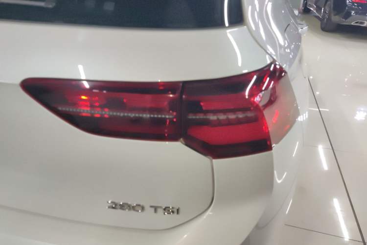 Used Volkswagen Golf 2023 Facelift 280TSI DSG R-Line Lite