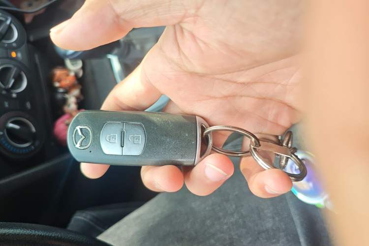 Used Mazda 3 Axela 2016 Hatchback 1.5L Automatic Comfort Model
