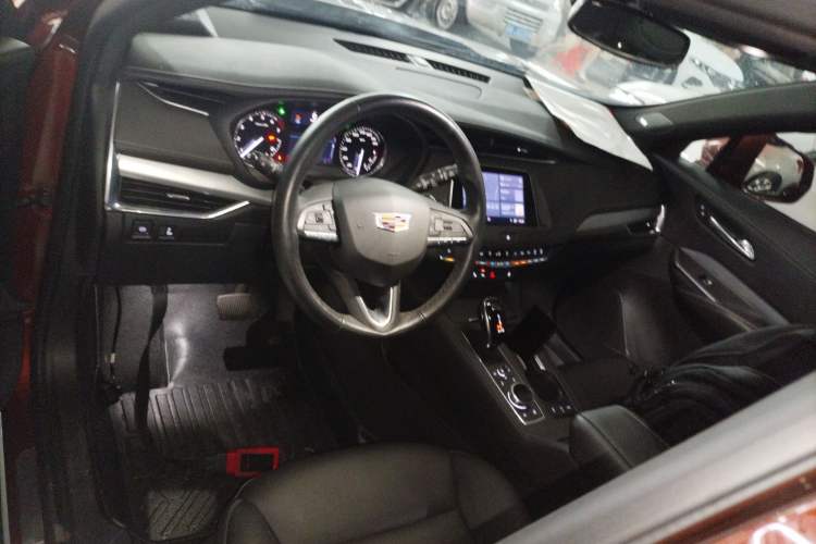 Used Cadillac XT4 2021 28T Two-Wheel Drive Leading Version
