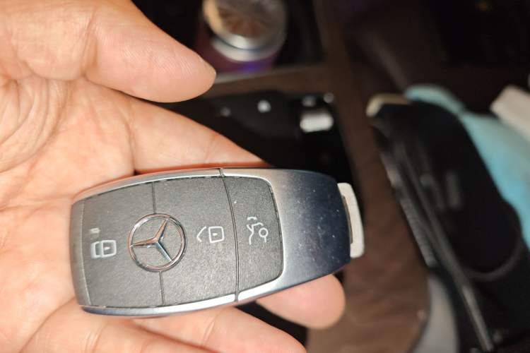 Used Mercedes-Benz GLC 2020 GLC 260 L 4MATIC Luxury Model Vehicle Key