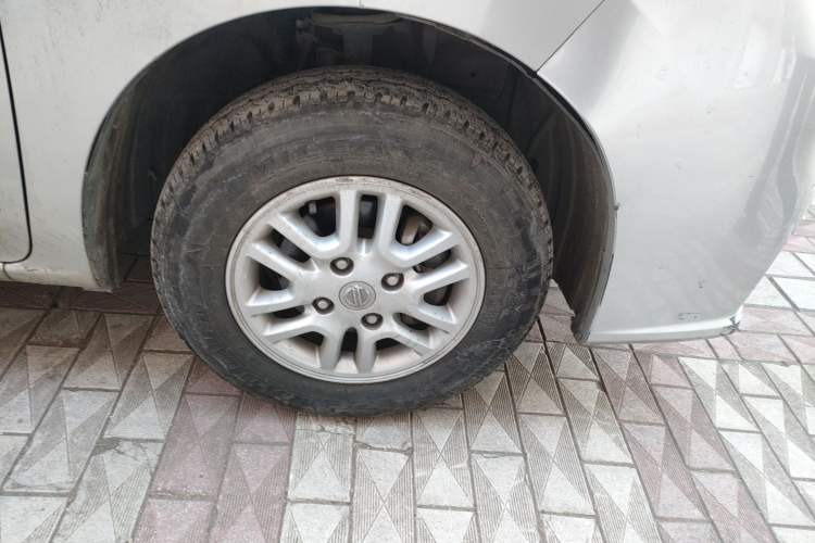 Used Nissan NV200 2016 Revised Version 1.6L CVT Deluxe Edition Right Front Wheel Hub