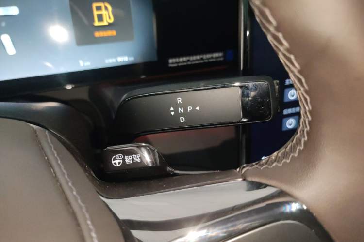 Used Denza Z9 2024 1100 km Four-Wheel Drive Max Version