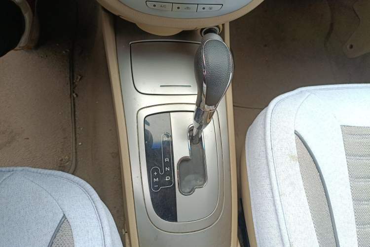 Used Buick Excelle 2013 1.5L Automatic Classic Model
