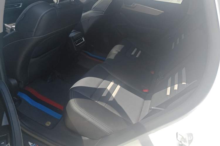 Used BYD Qin Pro 2019 Super Edition 1.5TI Automatic Smart Connect Enjoyment Model China VI Standard Left Rear Seat