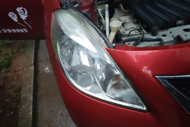 Used Nissan Sunny 2011 1.5XE CVT Comfort Edition Right Front Headlight