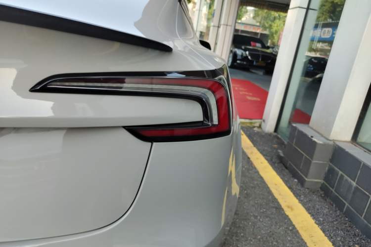 Used Tesla Model 3 2023 Long-Range All-Wheel-Drive Version