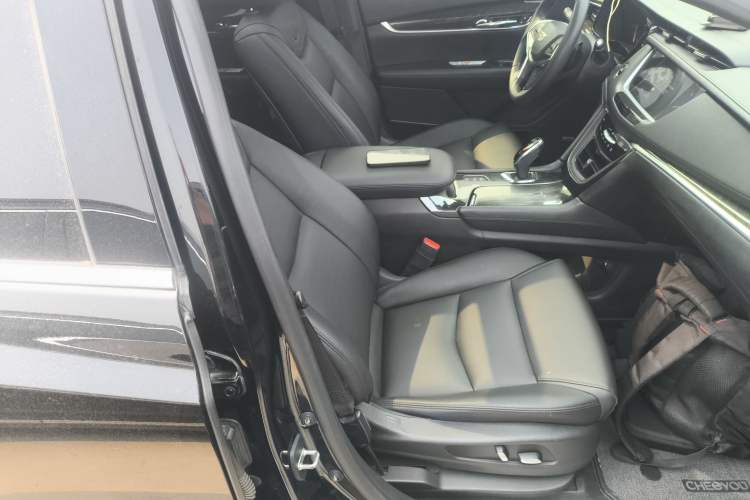 Used Cadillac XT5 2018 28E Four-Wheel Drive Tech Version
