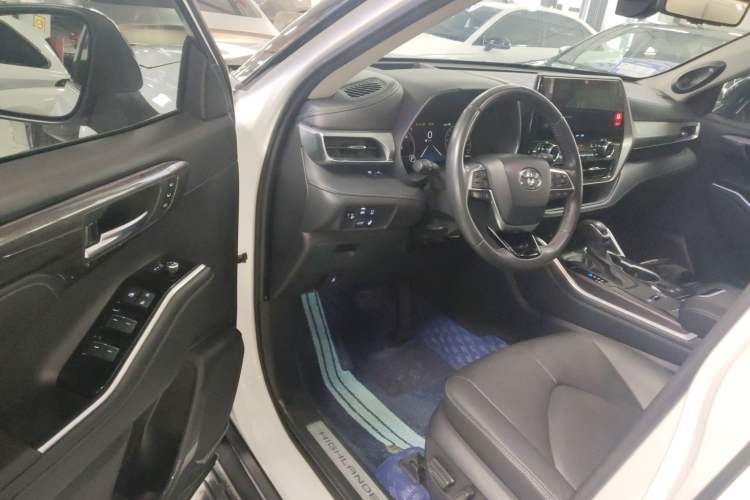 Used Toyota Highlander 2022 Dual-Engine 2.5L Four-Wheel Drive Supreme Edition 7-Seater Driver Seat