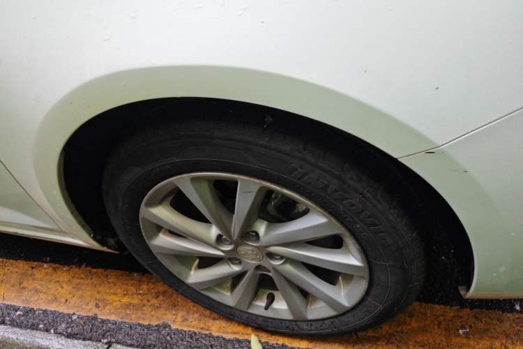 Used Buick Verano 2018 Sedan 15S Automatic Leading Model Right Front Wheel Hub