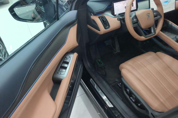 Used BYD Song L EV 2025 Intelligent Driving Version 662 km LiDAR Excellence Edition Driver Seat