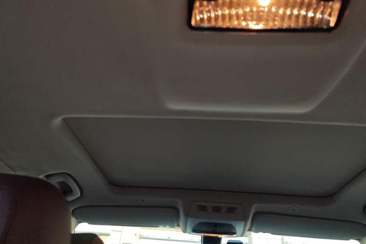 Used BMW 5 Series 2014 520Li Elegant Model
