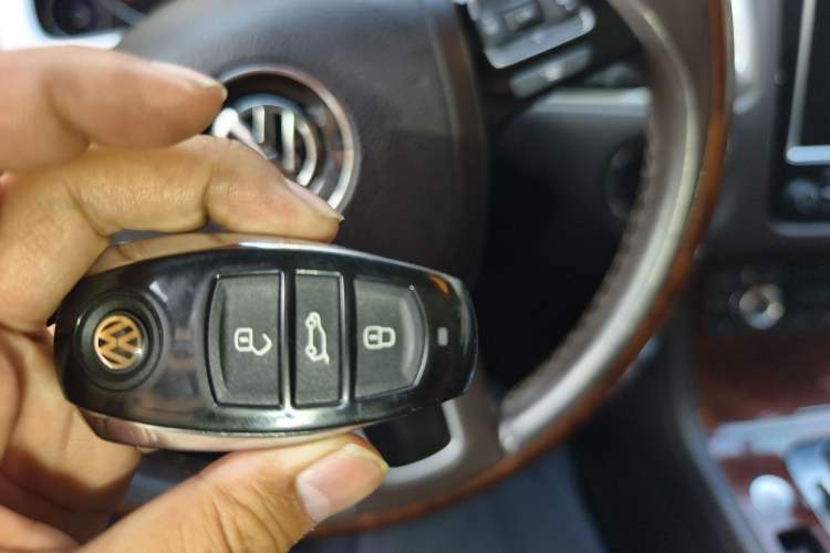 Used Volkswagen Touareg 2011 3.0 TSI High-End Version Vehicle Key