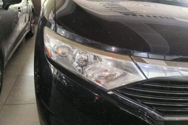 Used Nissan Quest 2013 3.5L SL Right Front Headlight