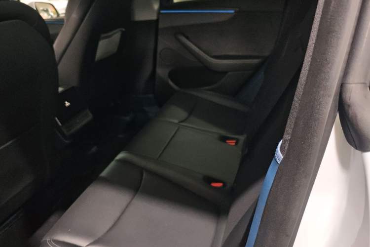 Used Tesla Model Y 2025 Long-Range All-Wheel-Drive Version