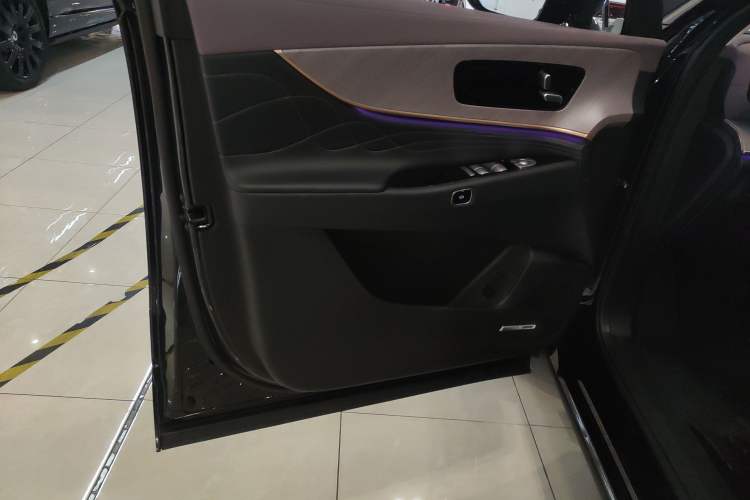 Used Chery Tiggo 9 C-DM 2025 1.5T 106KM Ultra-Enjoyment Version 5 Seats Lithium Iron Phosphate