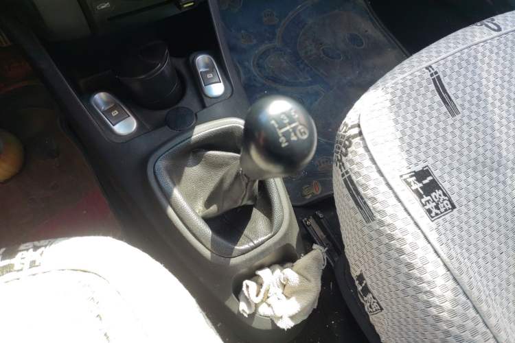 Used BYD F0 2010 Shangkui Patriotic Edition 1.0L XuanKu Model Gear Lever