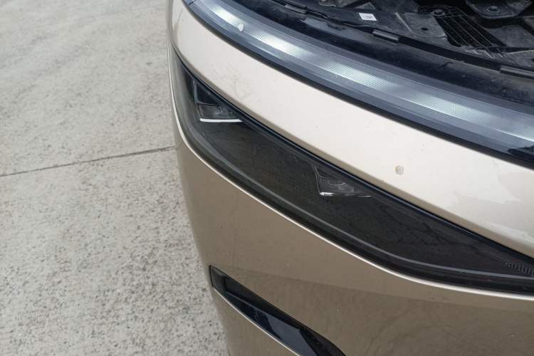 Used XPeng X9 2024 702 Ultra-Long Range Max Right Front Headlight