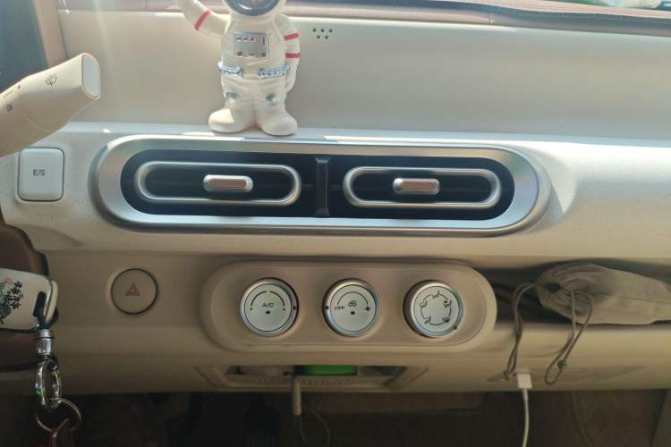 Used Wuling Hongguang MINIEV 2024 3rd Generation 215km Youth Edition