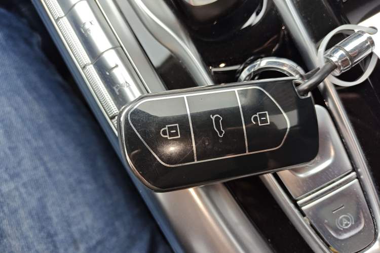 Used VOYAH FREE 2021 Four-Wheel Drive Standard All-Electric Exclusive Luxury Package