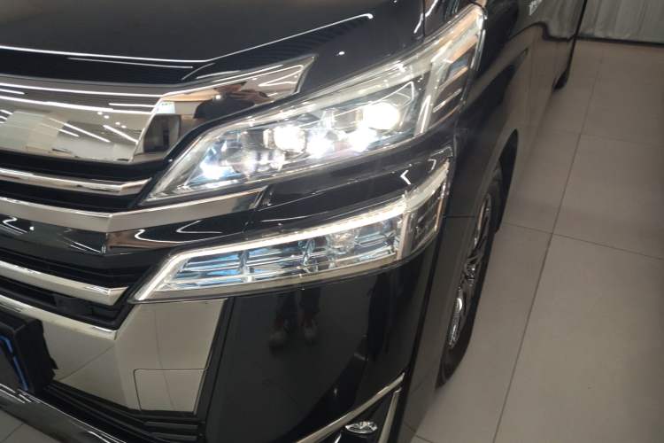 Used Toyota Vellfire 2021 Crown Dual-Engine 2.5L HV Prestige Edition
