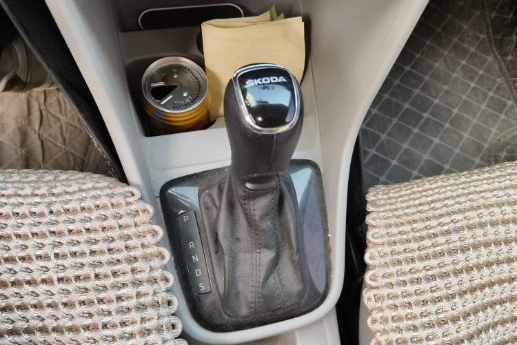 Used Skoda Rapid 2016 1.6L Automatic Chuanxing Edition Gear Lever