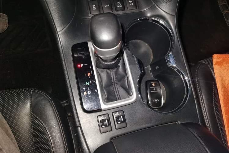 Used Toyota Highlander 2015 2.0T Four-Wheel Drive Luxury Edition 7-Seater