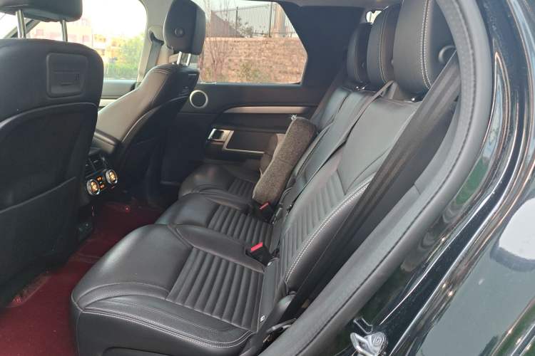 Used Land Rover Discovery 2021 360 PS R-Dynamic S
