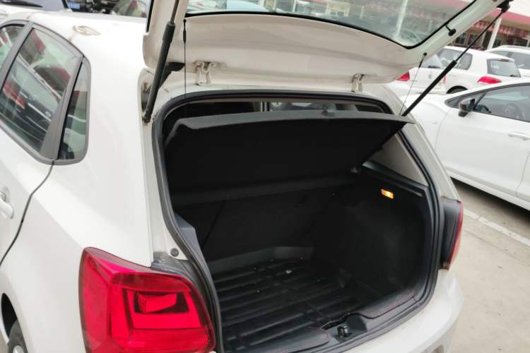 Used Volkswagen Polo 2016 1.6L Manual Comfort Model