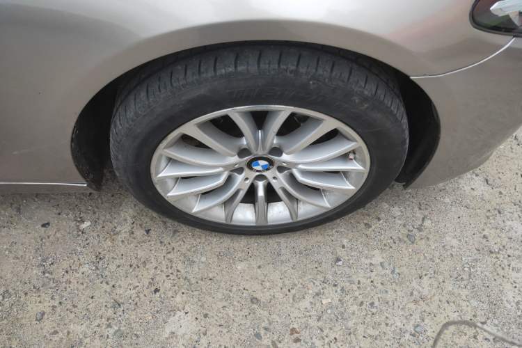 Used BMW 5 Series 2014 525Li Luxury Design Package Right Front Wheel Hub
