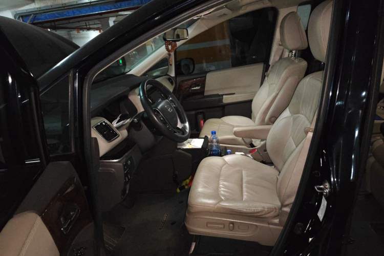 Used Honda Odyssey 2015 2.4L Supreme Edition
