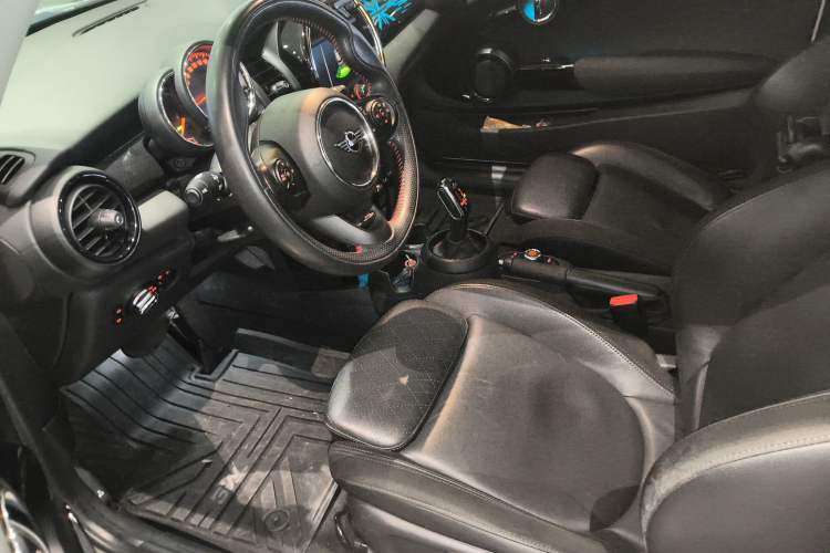 Used MINI 2019 2.0T COOPER S Classic Edition
