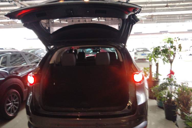 Used Mazda CX-8 2019 2.5L Two-Wheel Drive Prestige Version Trunk