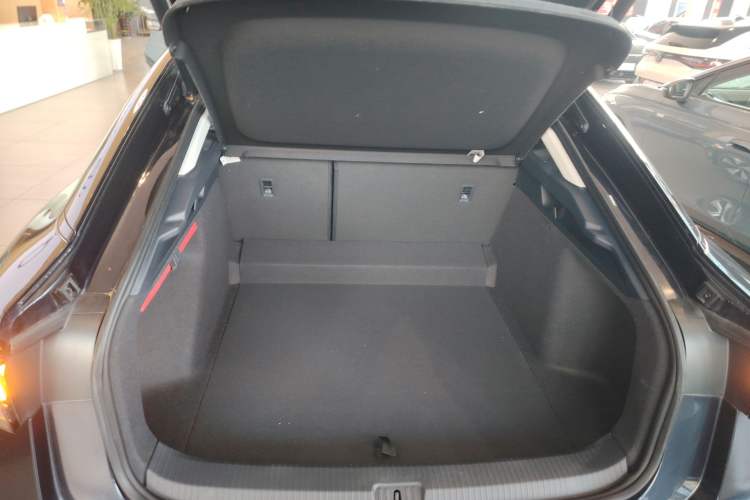 Used Volkswagen ID.7 VIZZION 2024 AIR model
