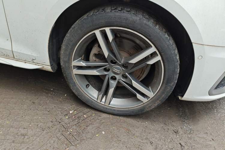 Used Audi A4L 2020 40 TFSI quattro Luxury Dynamic Model Right Front Wheel Hub