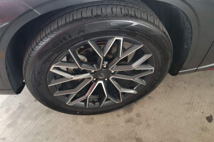 Used CHANGAN OSHAN Z6 2022 Blue Whale 1.5T DCT Smart Edition Left Front Wheel Hub