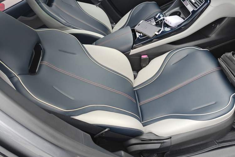 Used BYD Qin PLUS 2021 EV 400KM Luxury Model Right Front Seat