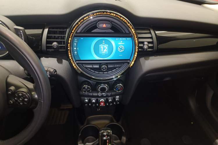 Used MINI MINI 2018 1.5T COOPER Classic Edition Five-Door Version