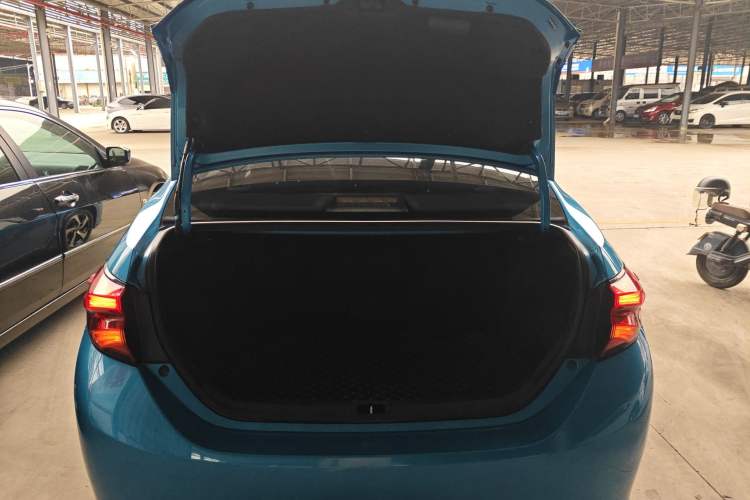 Used Toyota Levin 2017 Revised Dual-Engine 1.8H GS E-CVT Elite Sunroof Version China V Standard Trunk