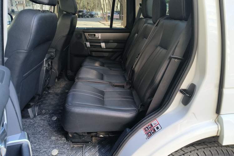 Used Land Rover Discovery 2016 3.0 SC Obsidian Black Heritage Edition HSE